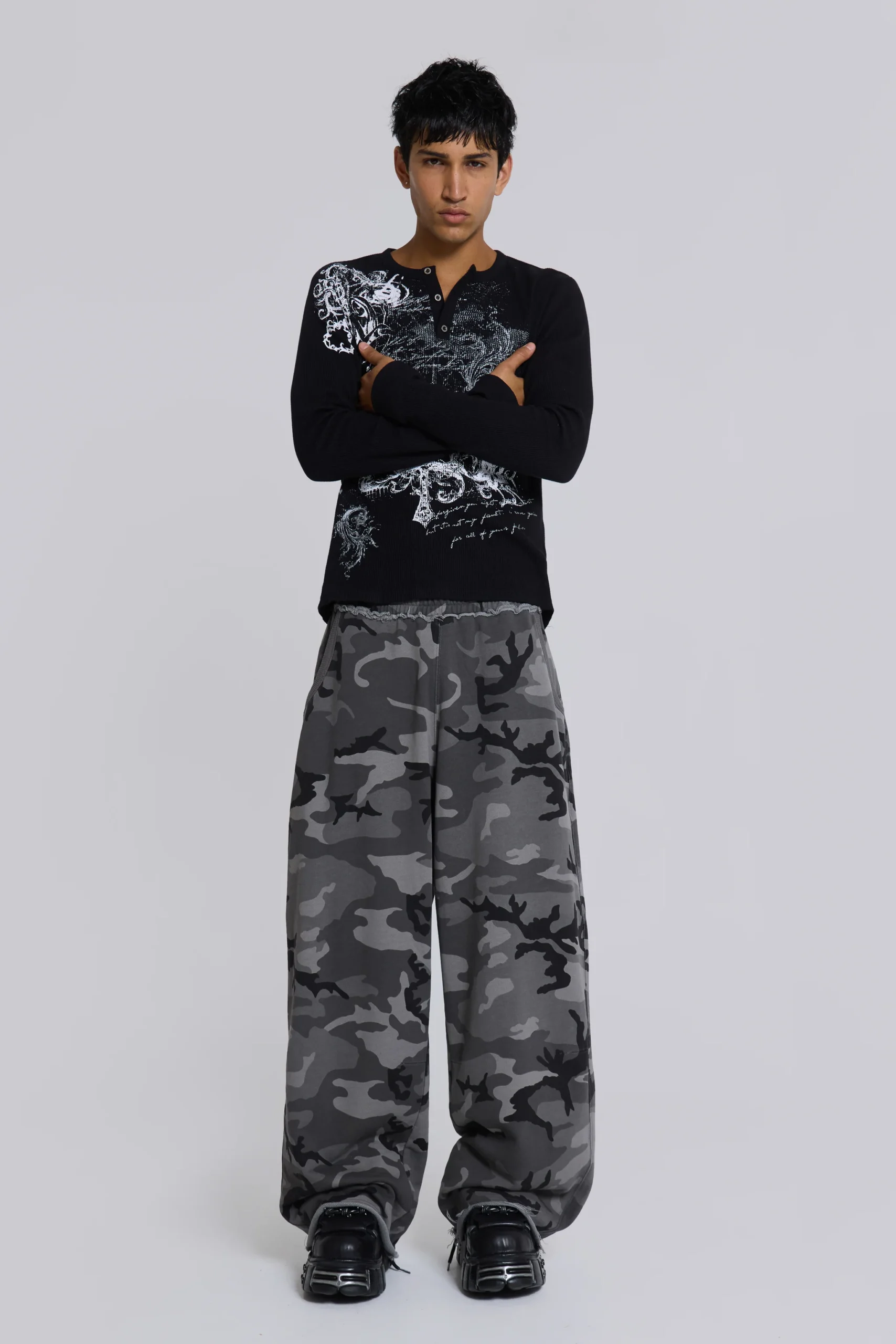 10140-black-baggy-camo-monster-joggers-3.webp Black Baggy Camo Monster Joggers