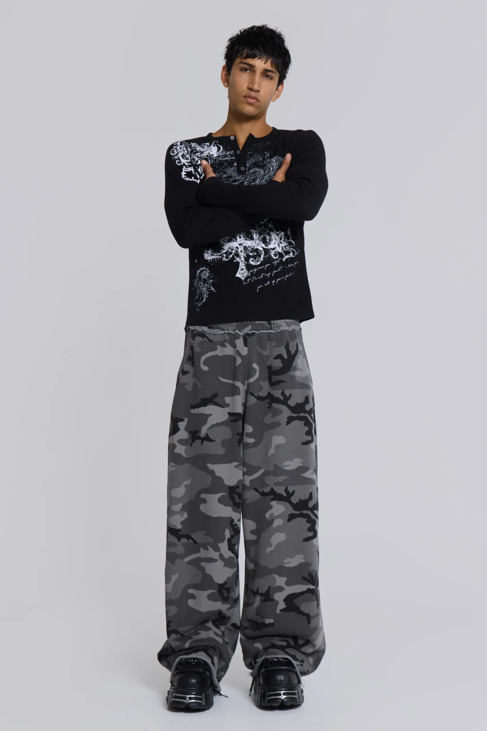 10140-black-baggy-camo-monster-joggers-4.webp Black Baggy Camo Monster Joggers