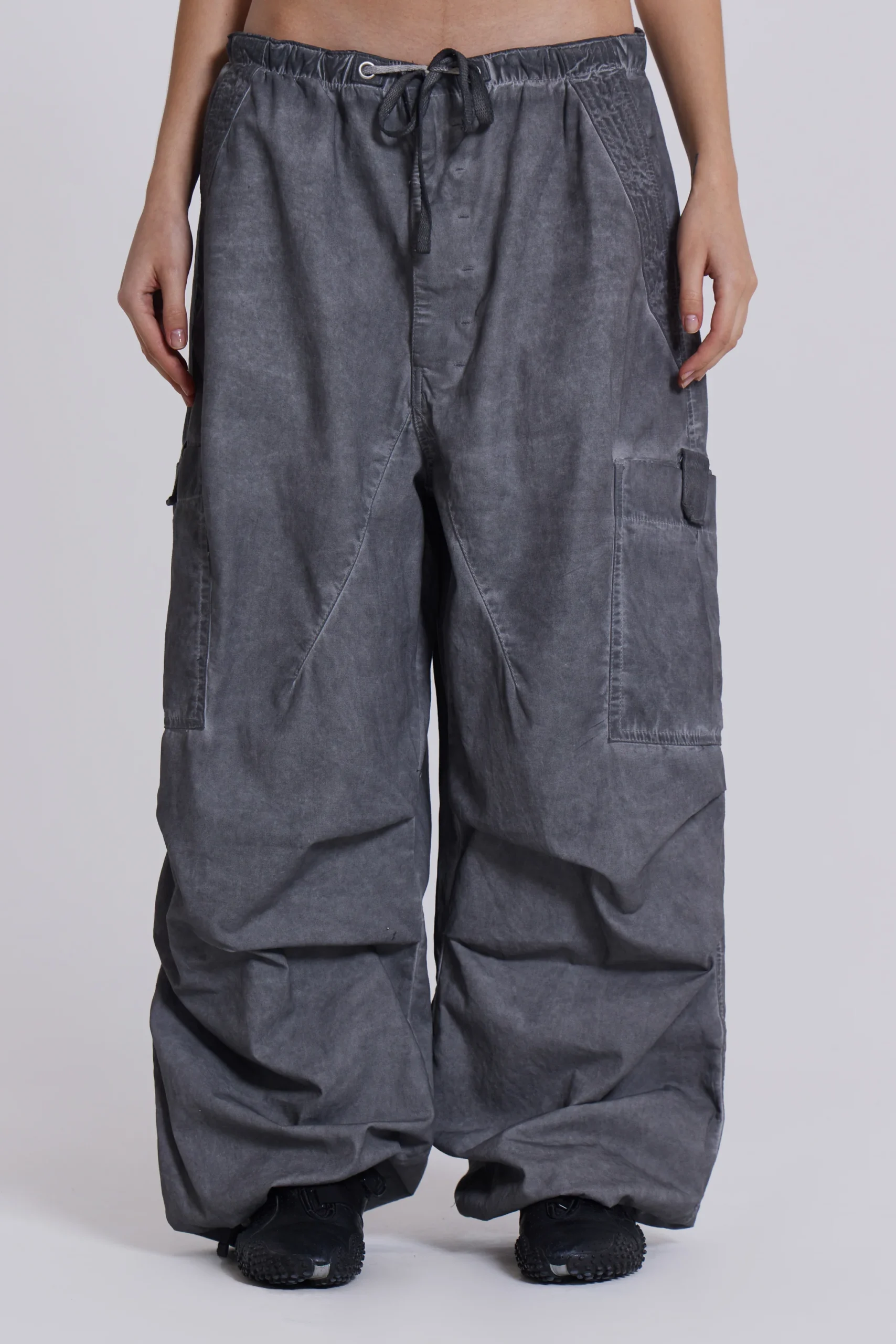 11532-black-oil-wash-parachute-pants-2.webp Black Oil Wash Parachute Pants