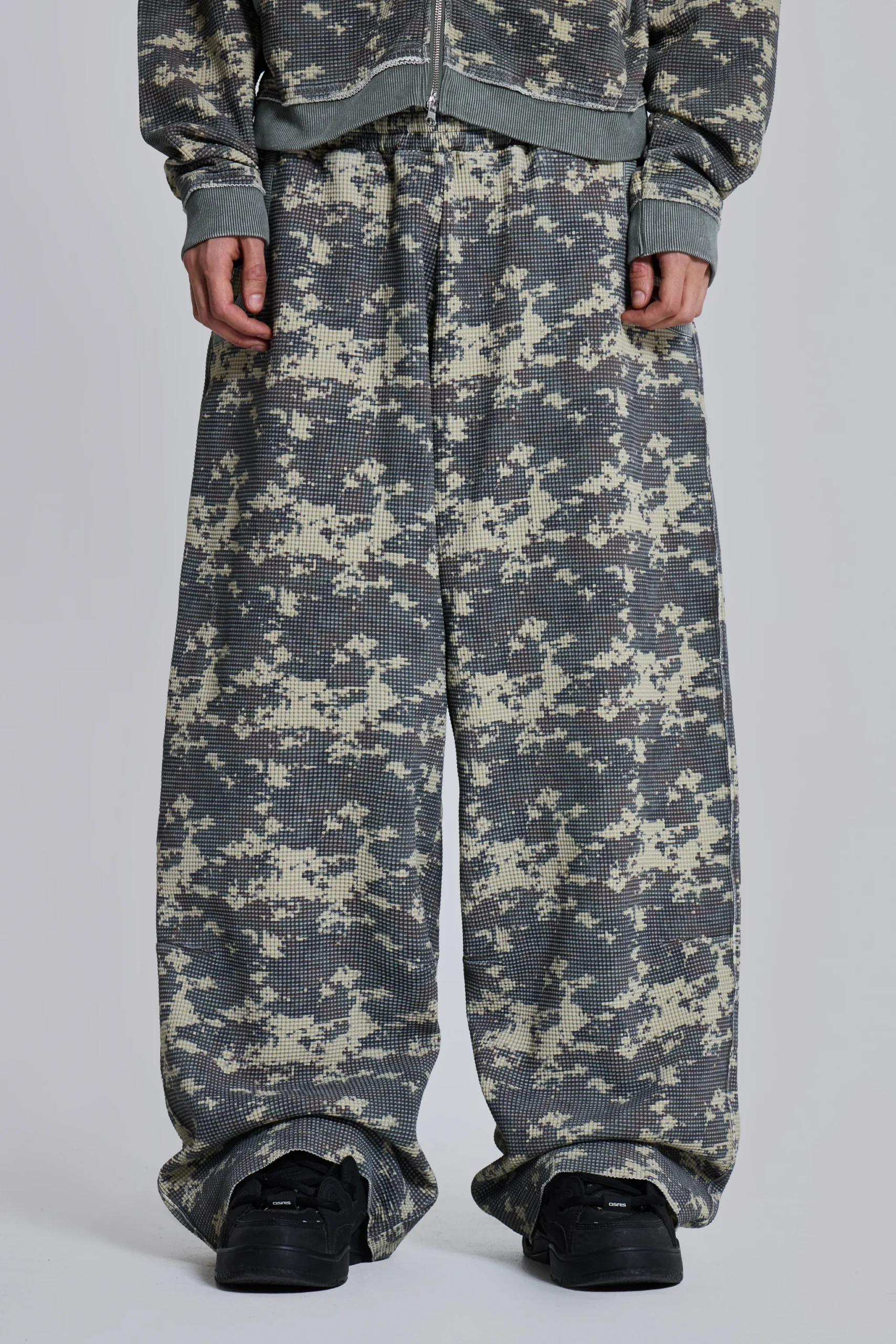 1366-digi-camo-waffle-monster-joggers-1.webp Digi Camo Waffle Monster Joggers