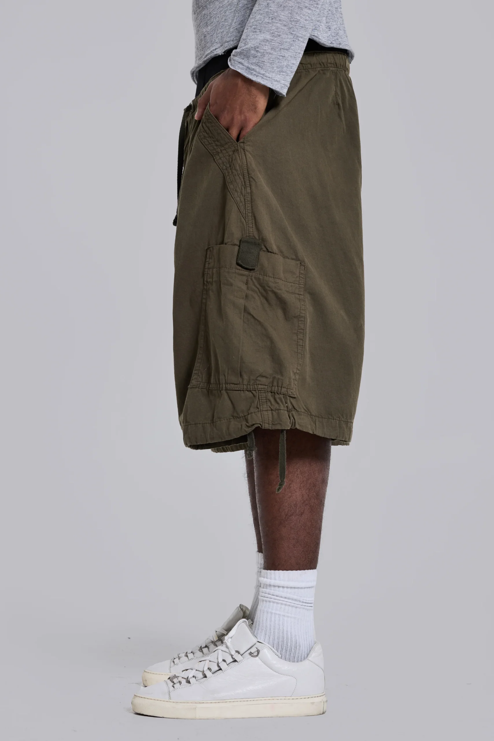 148-khaki-parachute-cargo-baggy-shorts-7.webp Khaki Parachute Cargo Baggy Shorts