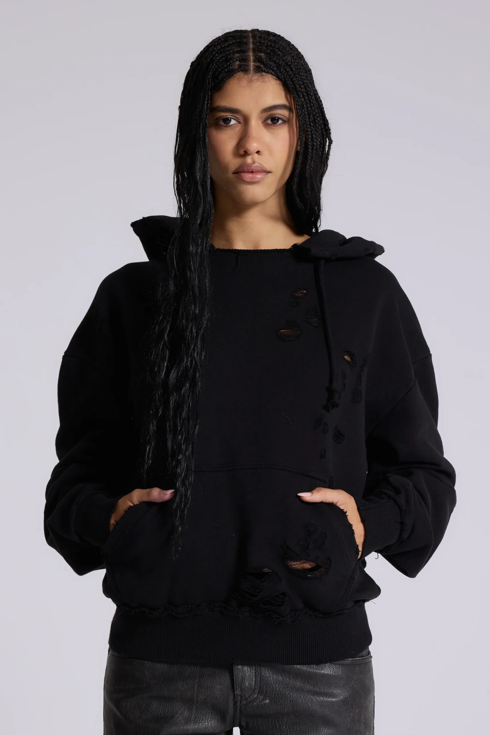 Pullover Bitten Hoodie in Black