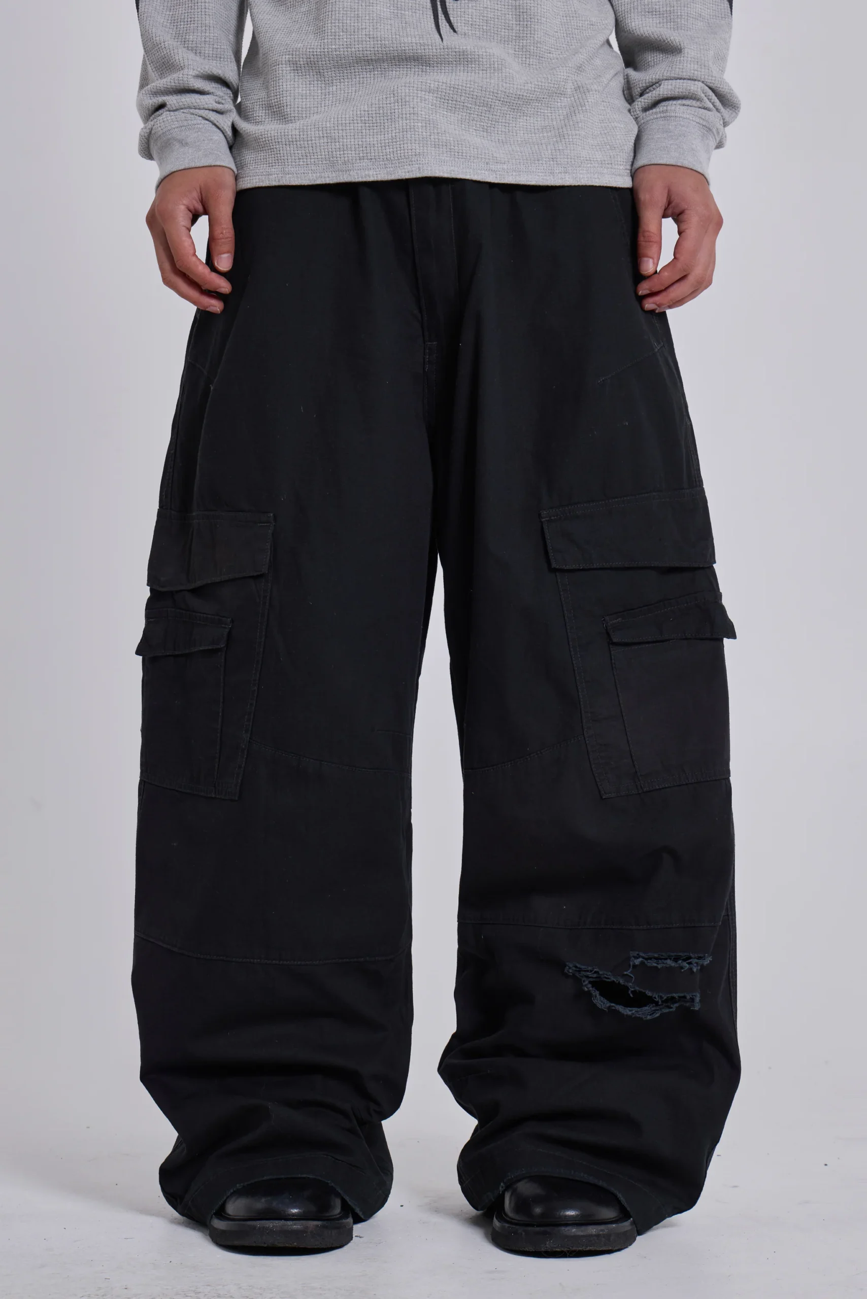 2196-black-titan-cargos-1.webp Black Titan Cargos