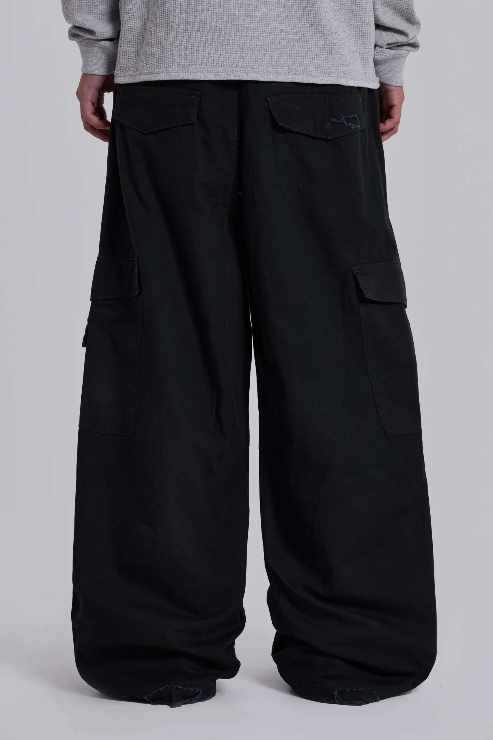 2196-black-titan-cargos-3.webp Black Titan Cargos