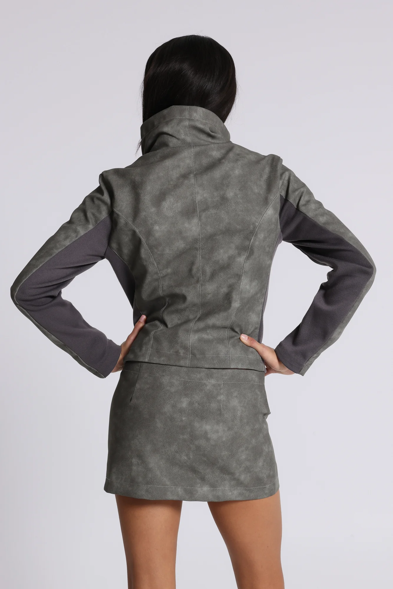 2545-cera-clasp-pu-leather-funnel-jacket-7.webp Cera Clasp PU Leather Funnel Jacket