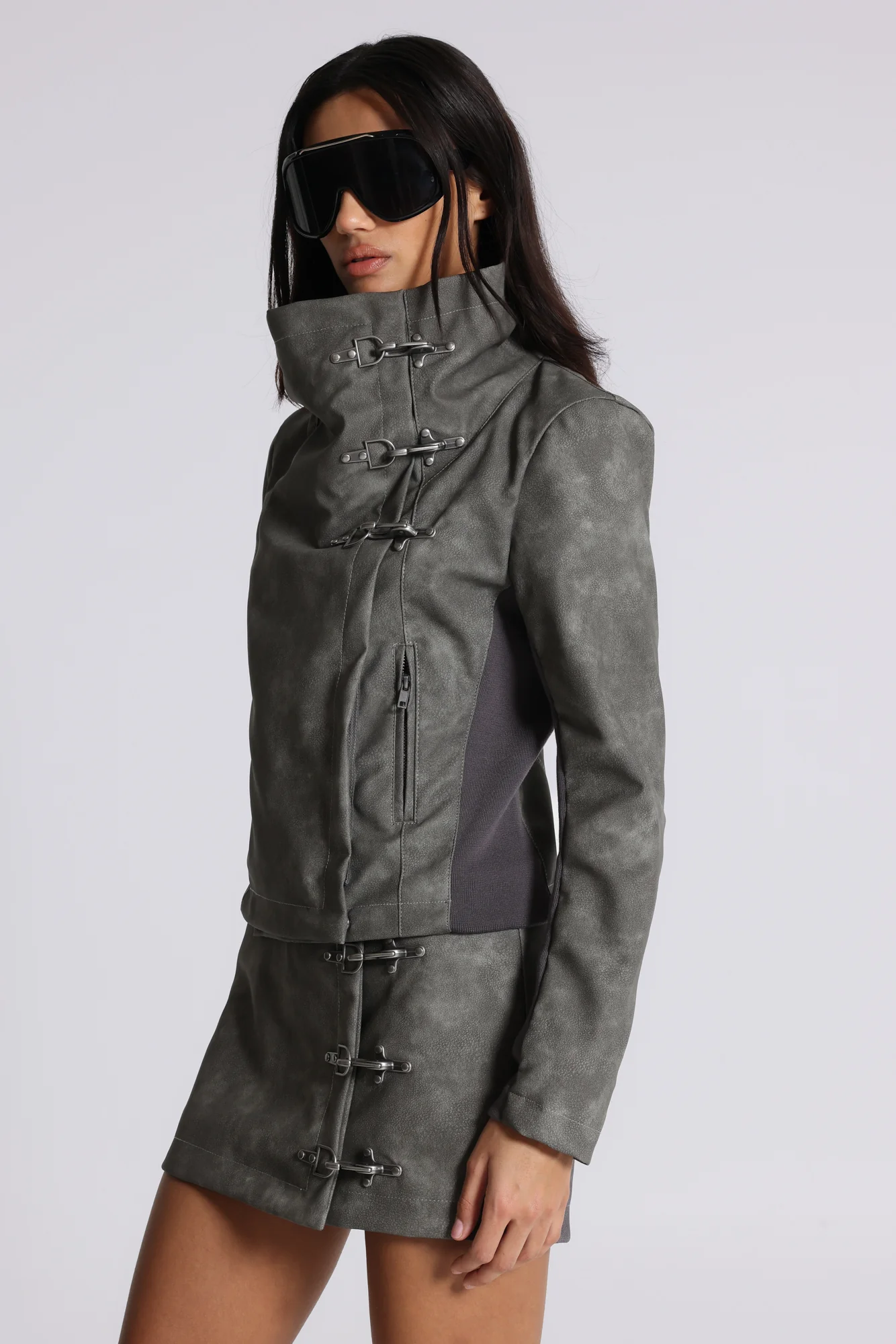 2545-cera-clasp-pu-leather-funnel-jacket-8.webp Cera Clasp PU Leather Funnel Jacket