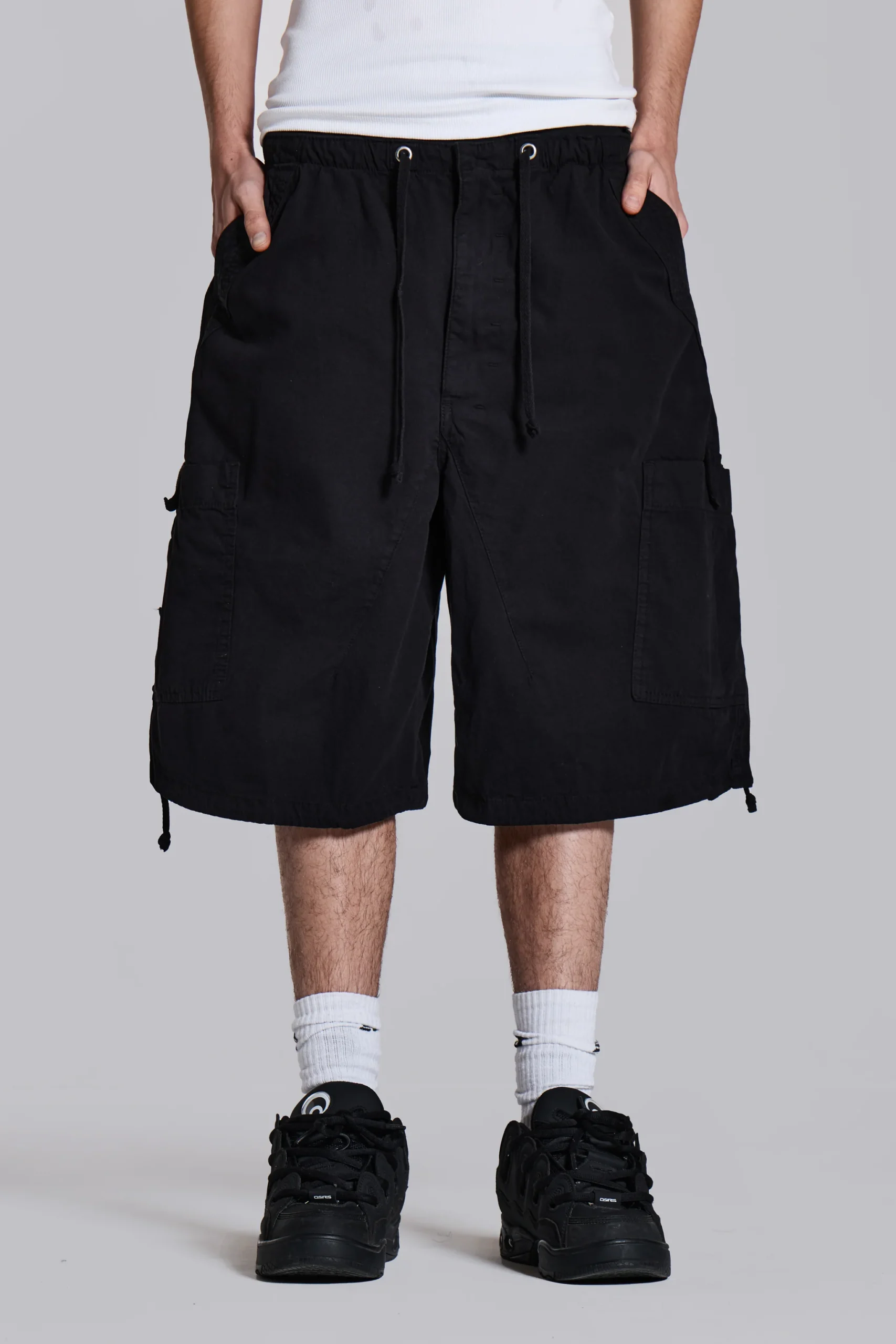 2915-black-parachute-cargo-baggy-shorts-1.webp Black Parachute Cargo Baggy Shorts
