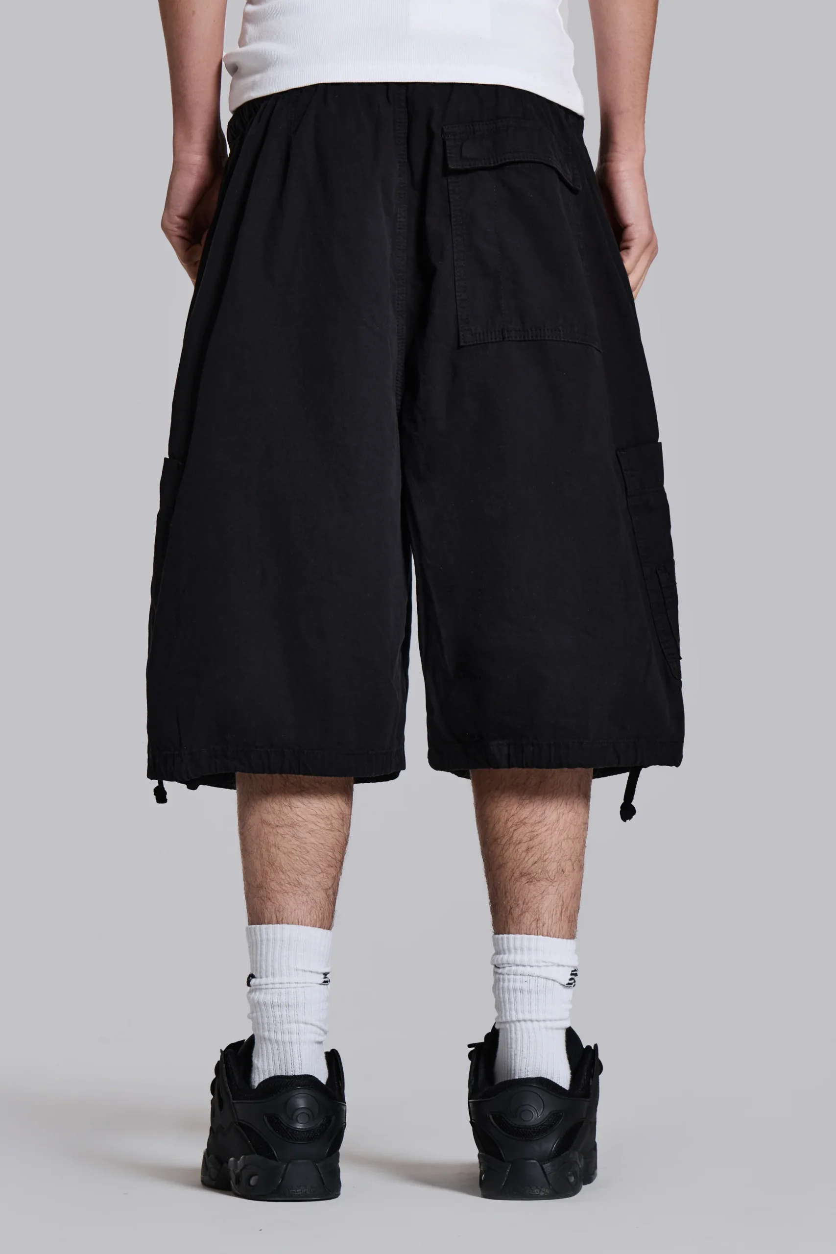 2915-black-parachute-cargo-baggy-shorts-4.webp Black Parachute Cargo Baggy Shorts