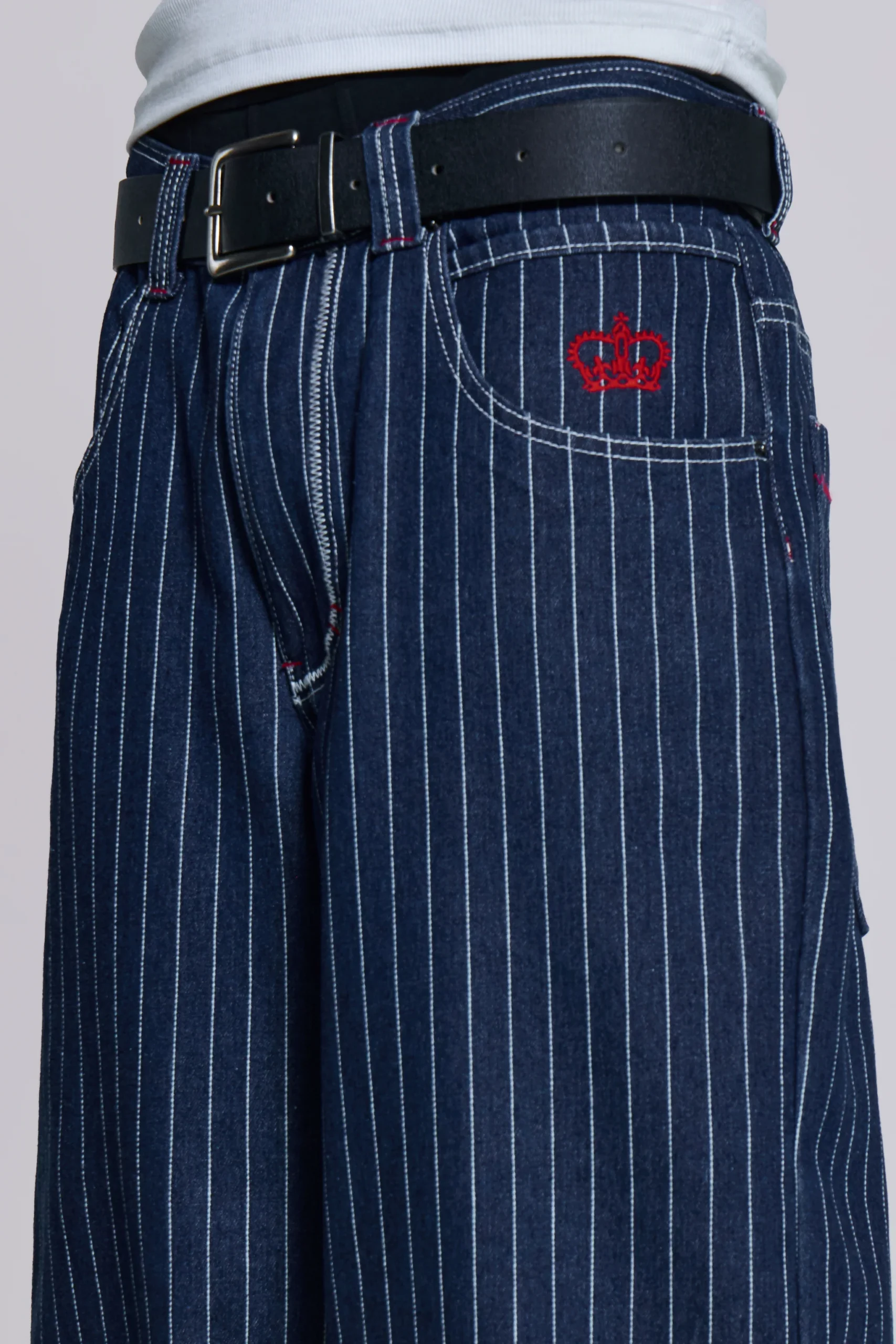 3072-navy-ollie-pinstripe-xl-colossus-jeans-3.webp Navy Ollie Pinstripe XL Colossus Jeans