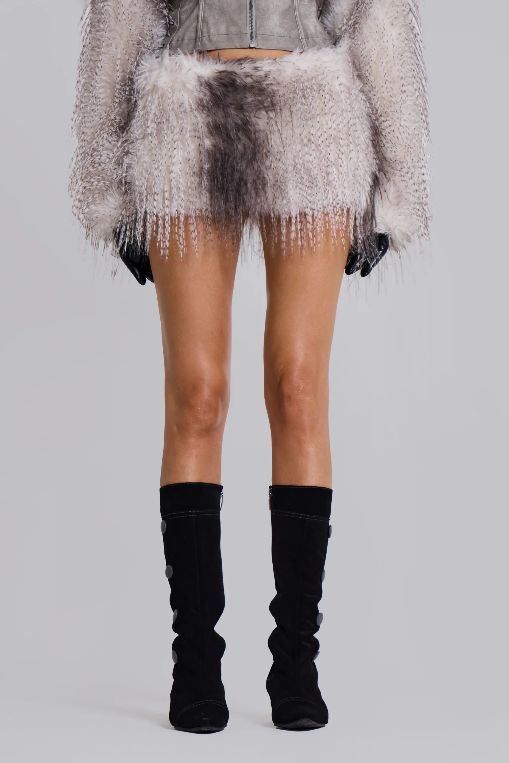 3250-haka-faux-feather-fur-mini-skirt-12.webp Haka Faux Feather Fur Mini Skirt