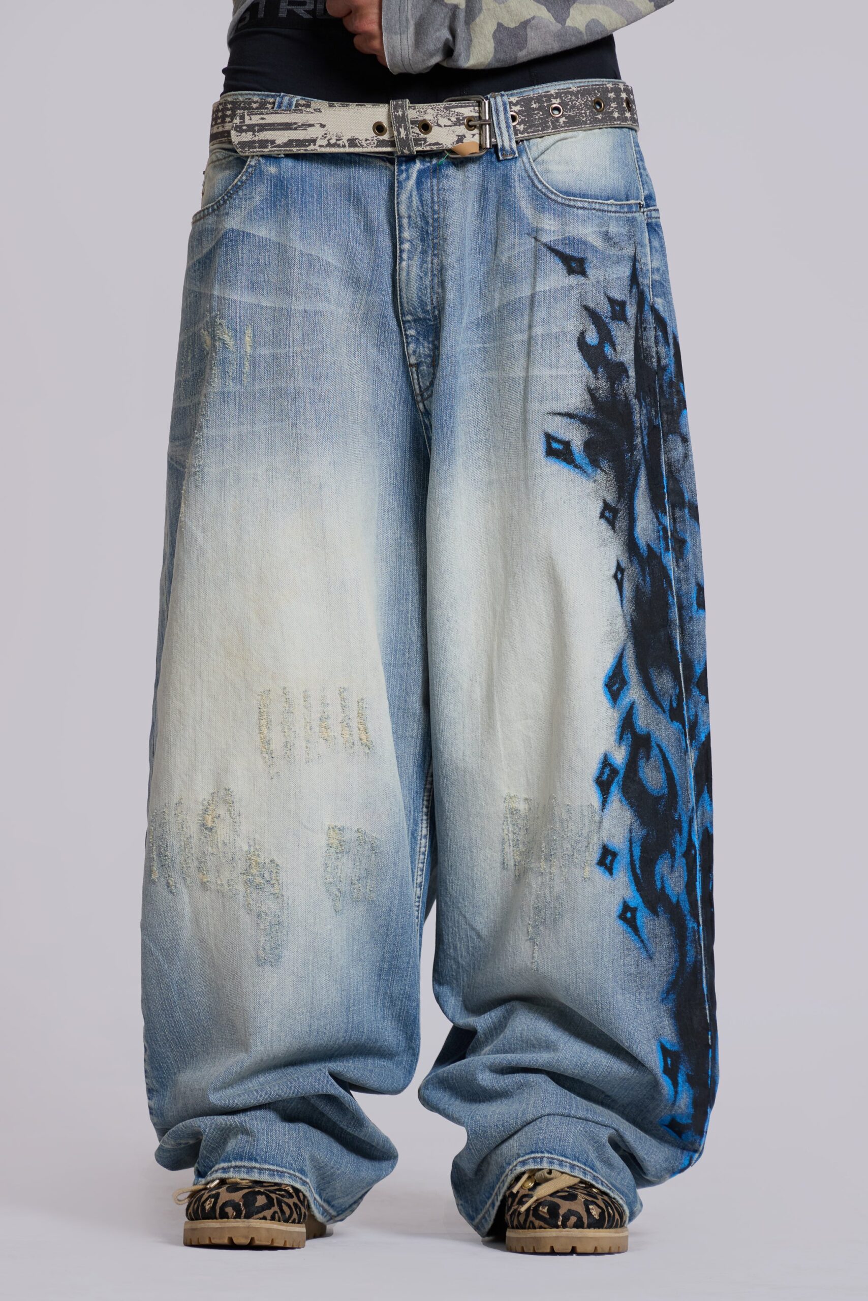 5707-light-wash-spike-airbrush-xl-colossus-jeans-1.jpg Light Wash Spike Airbrush XL Colossus Jeans