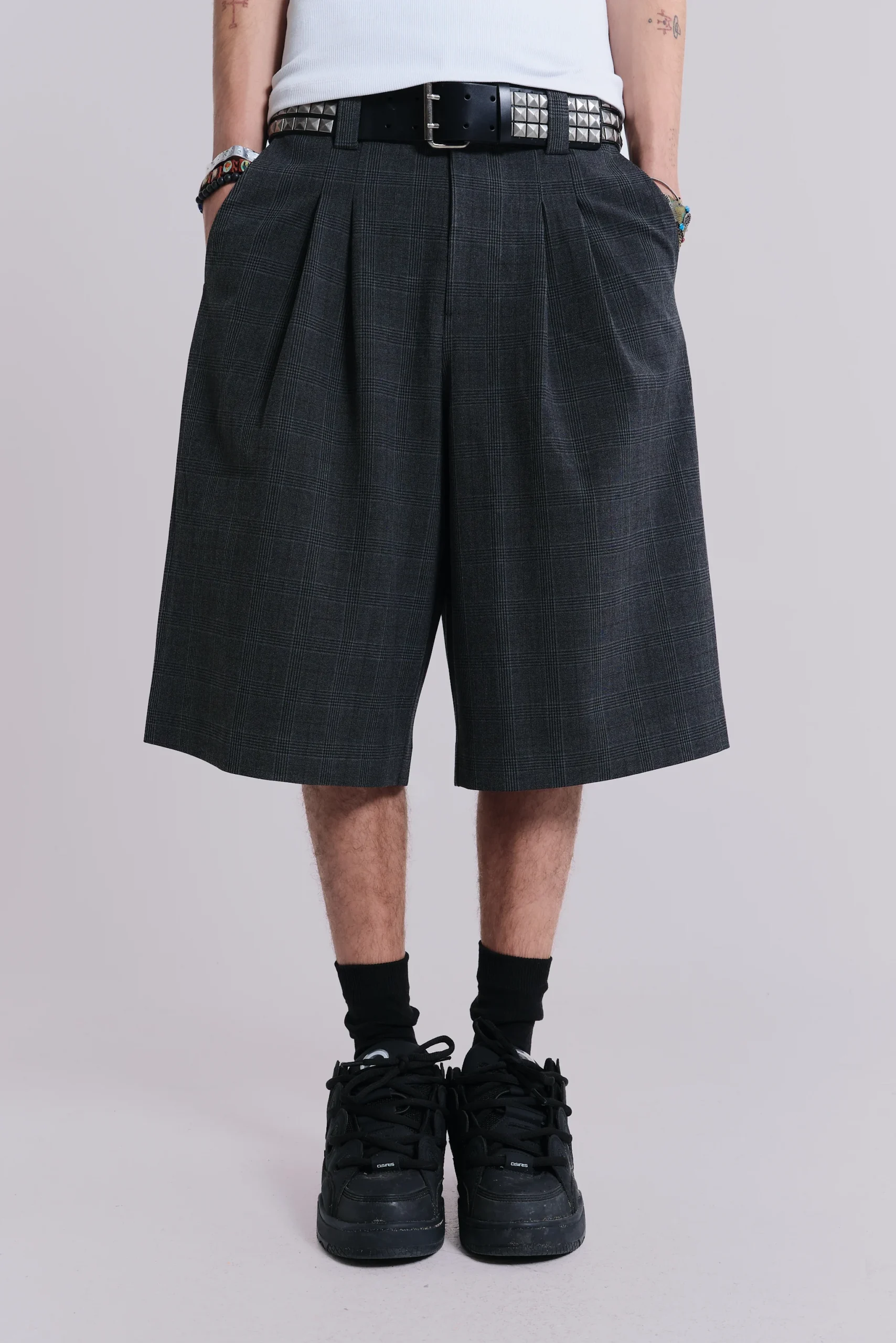 5850-dark-check-goliath-shorts-1.webp Dark Check Goliath Shorts
