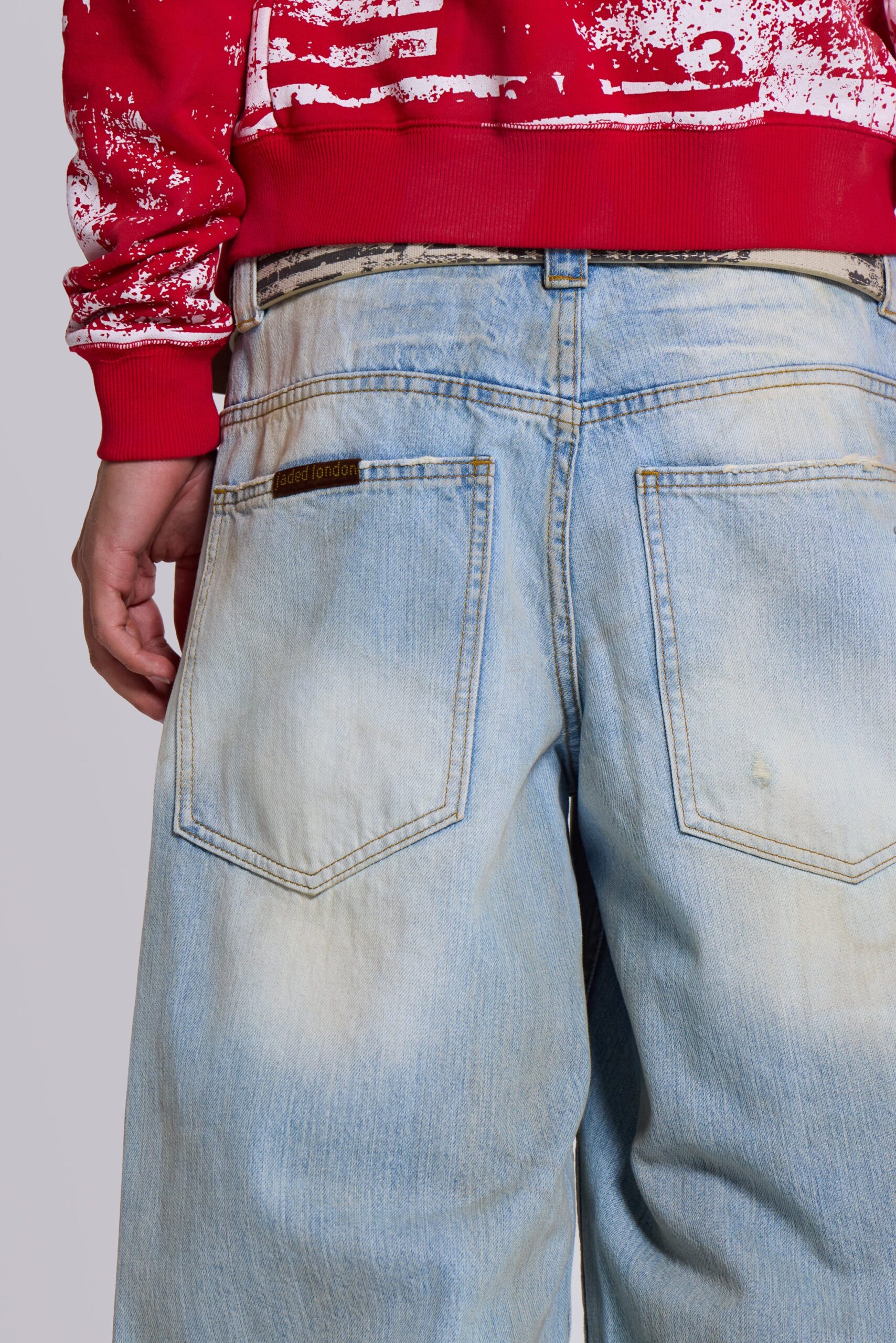 6065-reef-dirty-wash-colossus-jeans-7.jpg Reef Dirty-Wash Colossus Jeans