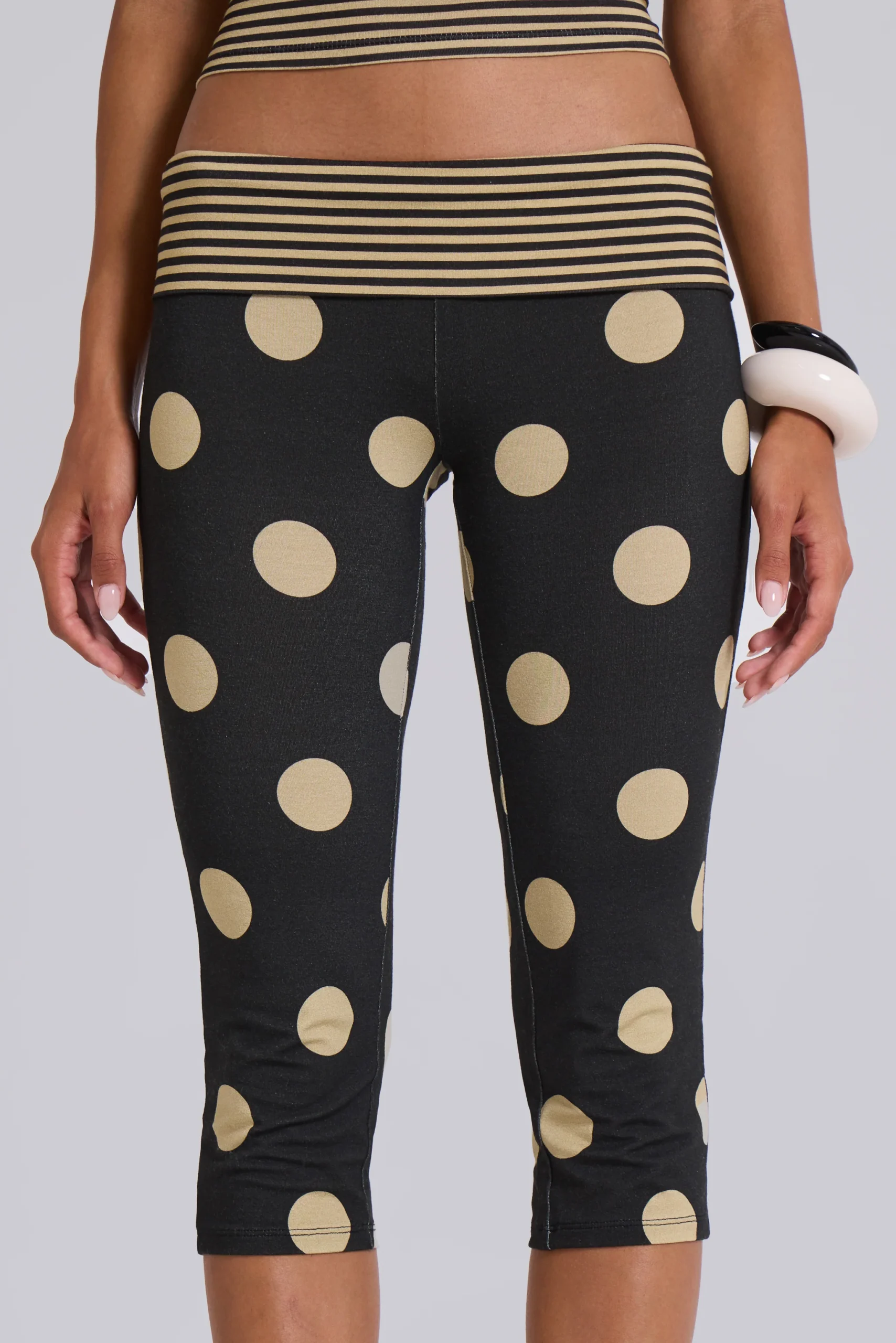 6724-lola-foldover-capris-in-polkadot-stripe-10.webp Lola Foldover Capris in Polkadot Stripe
