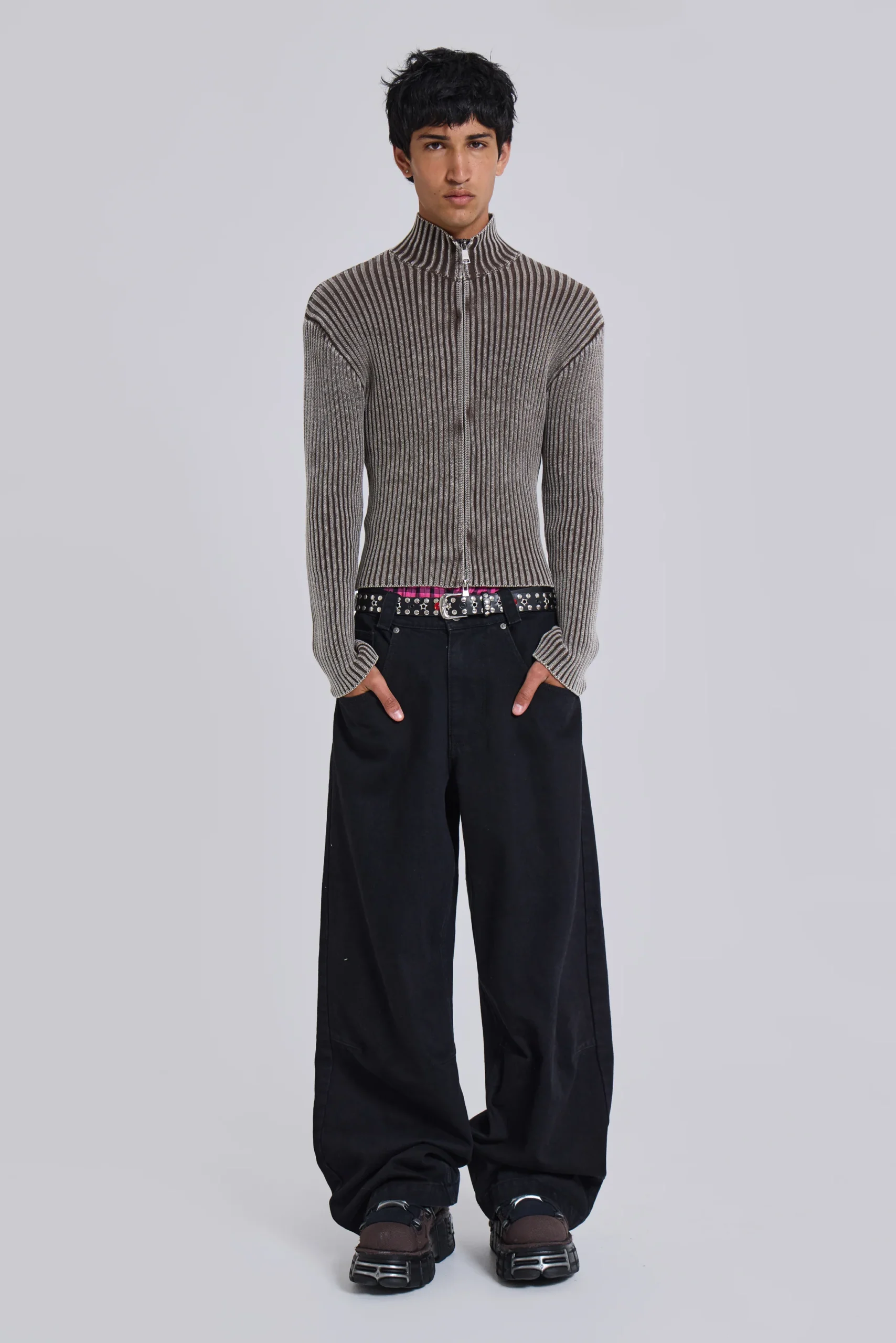 6936-solid-black-low-rise-colossus-jeans-7.webp Solid Black Low Rise Colossus Jeans