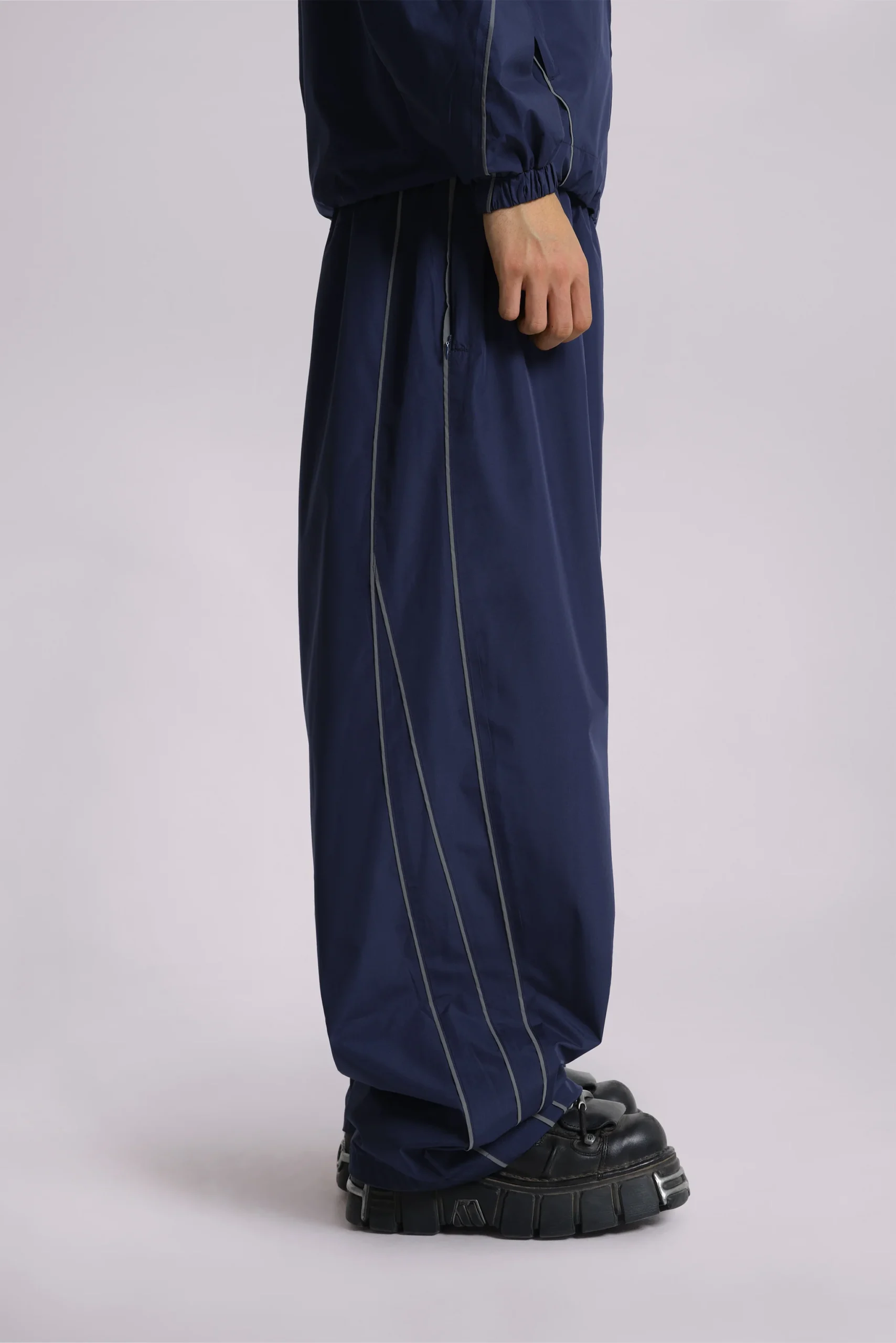 9112-navy-vapor-tracksuit-bottoms-10.webp Navy Vapor Tracksuit Bottoms