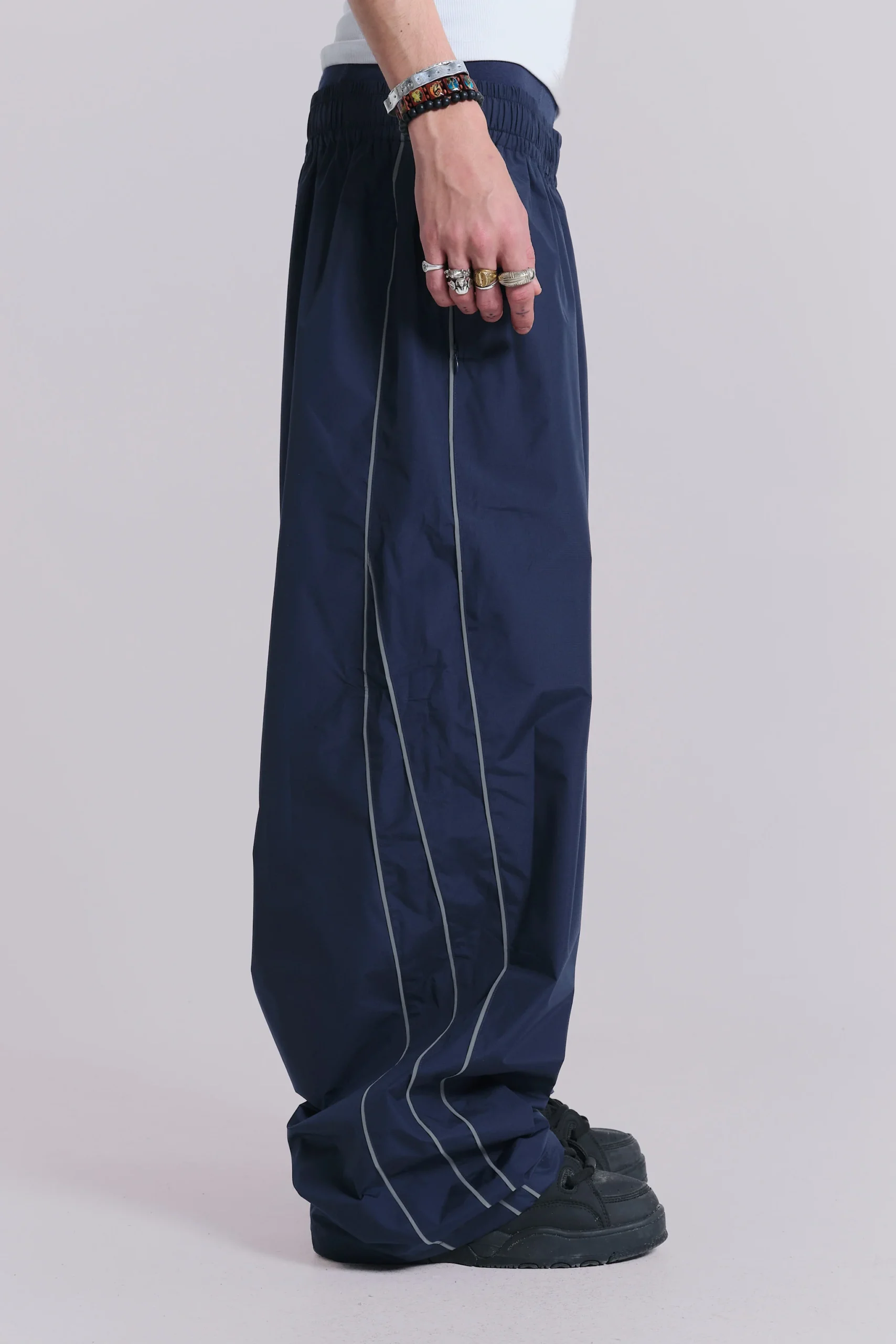 9112-navy-vapor-tracksuit-bottoms-4.webp Navy Vapor Tracksuit Bottoms