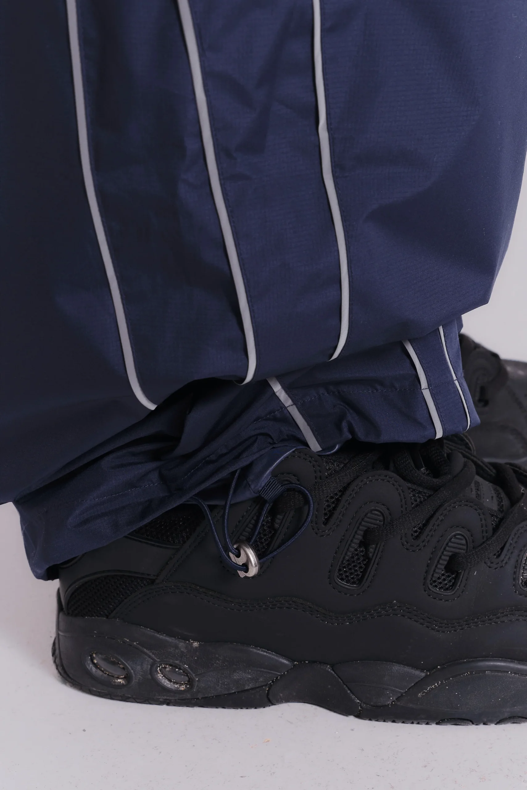 9112-navy-vapor-tracksuit-bottoms-6.webp Navy Vapor Tracksuit Bottoms