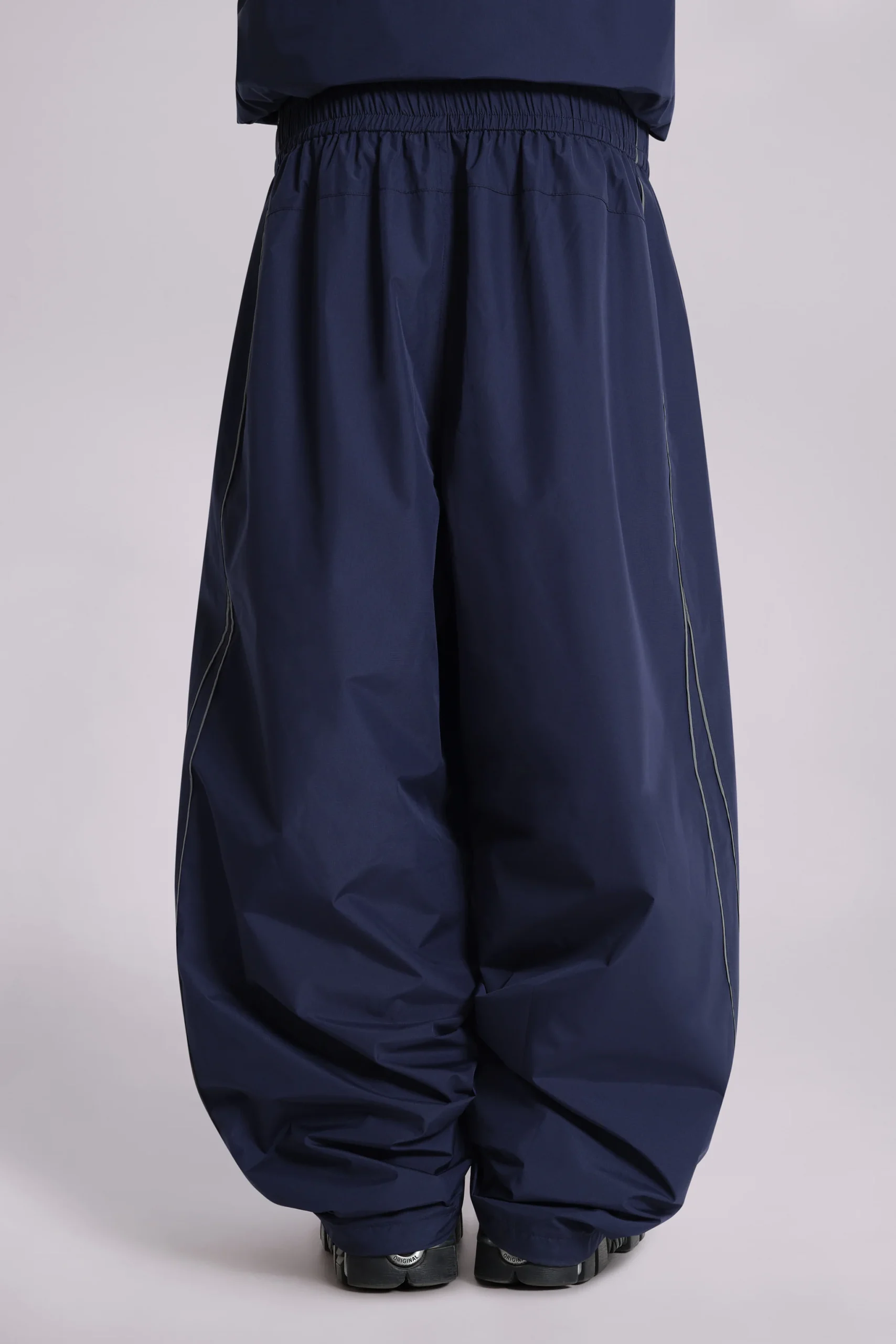 9112-navy-vapor-tracksuit-bottoms-9.webp Navy Vapor Tracksuit Bottoms