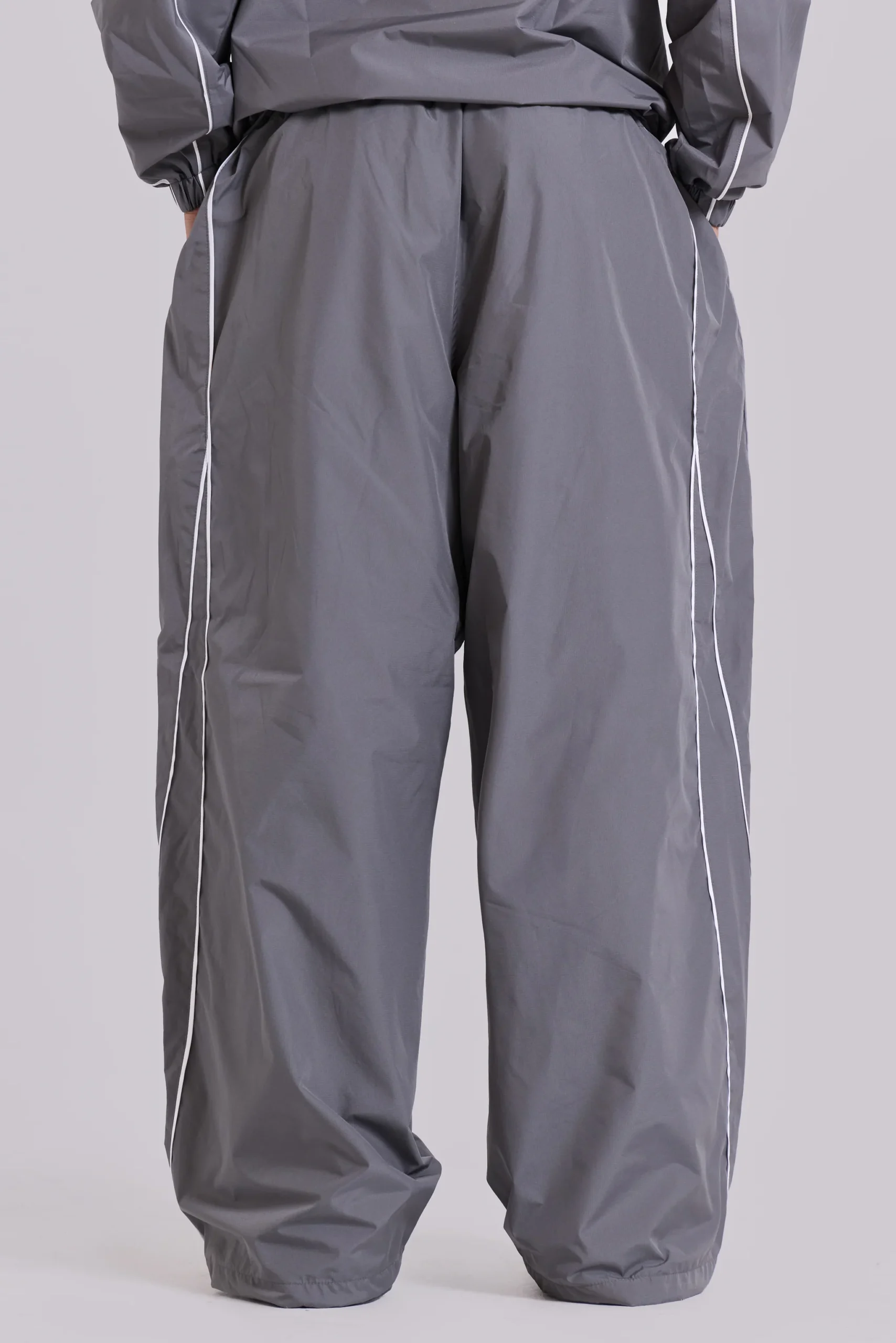 9755-grey-vapor-tracksuit-bottoms-7.webp Grey Vapor Tracksuit Bottoms